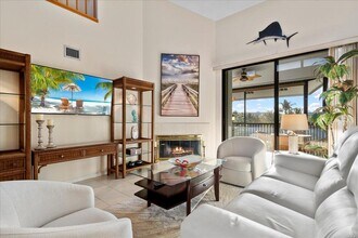 143 Bay Colony Dr N in North Palm Beach, FL - Foto de edificio - Building Photo