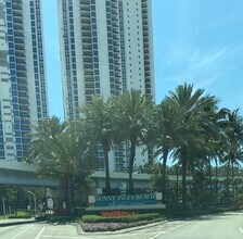 17011 N Bay Rd in Sunny Isles Beach, FL - Building Photo - Building Photo