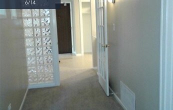 6119 Knoll Wood Ct, Unit 202 in Willowbrook, IL - Building Photo - Building Photo