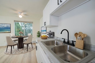 Warner Park Apartments in Tacoma, WA - Foto de edificio - Building Photo