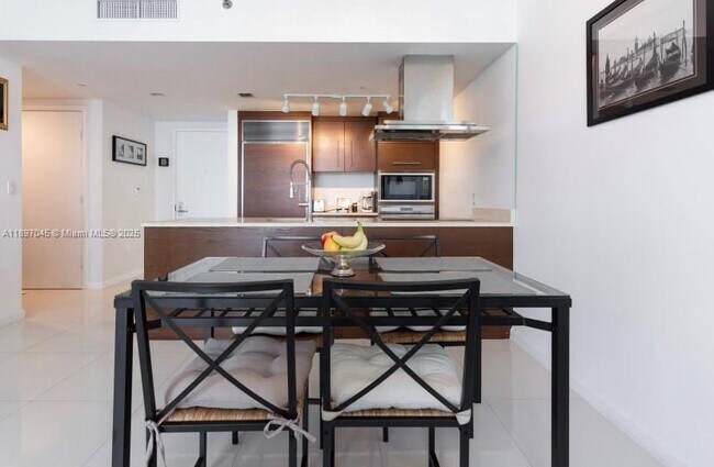 485 Brickell Ave in Miami, FL - Building Photo - Building Photo