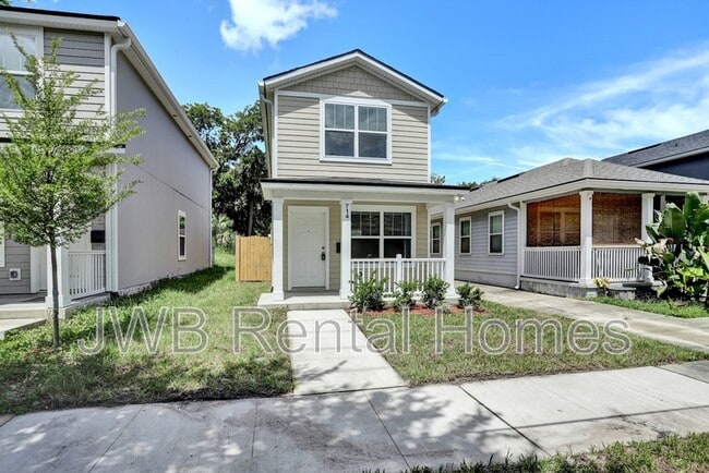 property at 714 Franklin St