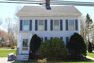259 Old Whitfield St in Guilford, CT - Building Photo