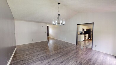 5515 Rising Ridge Dr in Hope Mills, NC - Building Photo - Building Photo