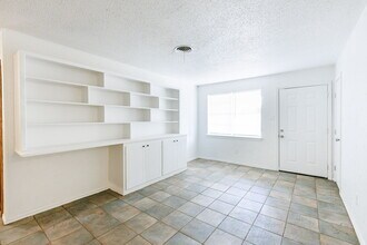 5517 16th Pl in Lubbock, TX - Building Photo - Building Photo