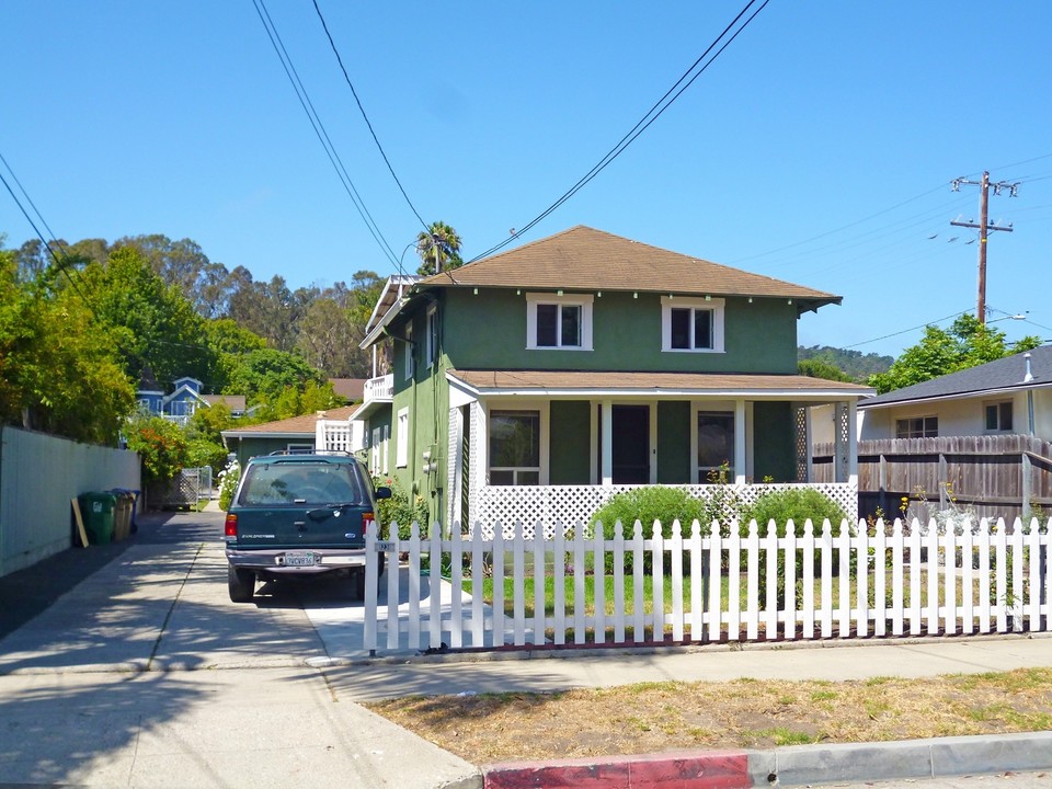 1231 Chino St in Santa Barbara, CA - Building Photo