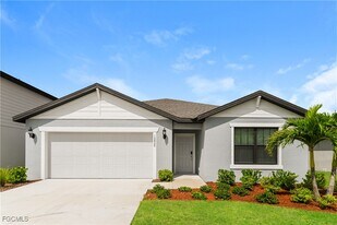 10820 Firebush Cir in North Fort Myers, FL - Building Photo