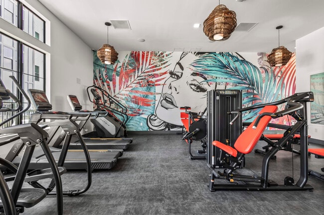 Azalea Luxury Apartments in Tampa, FL - Building Photo - Building Photo