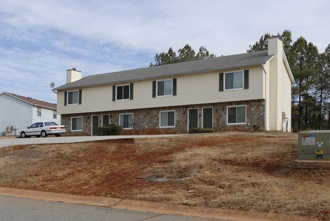 1692 Cannonball Ct in Lawrenceville, GA - Foto de edificio - Building Photo
