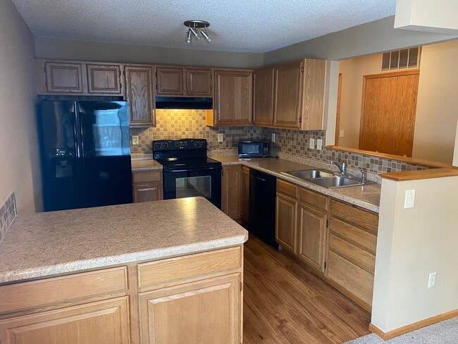 2600 75th St E in Inver Grove Heights, MN - Building Photo - Building Photo