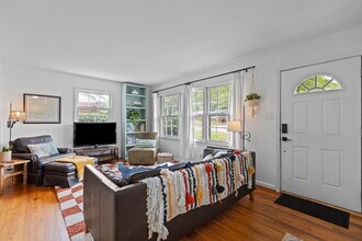 1028 Greenwich St in Raleigh, NC - Foto de edificio - Building Photo