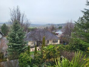 4449 Innsbruck Ridge in Medford, OR - Building Photo - Building Photo