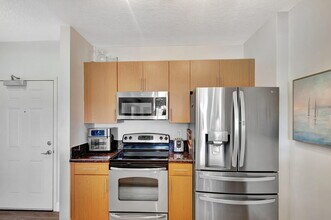 4903 Midtown Ln in Palm Beach Gardens, FL - Building Photo - Building Photo