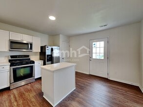 1245 Cloverview St in Blacklick, OH - Foto de edificio - Building Photo