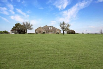 5736 Co Rd 408 in McKinney, TX - Foto de edificio - Building Photo