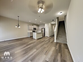 6063 Oak Bend Ct in Riverdale, GA - Foto de edificio - Building Photo