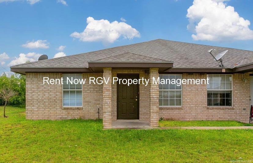 7114 Venus Dr, Unit 1 in Edinburg, TX - Foto de edificio