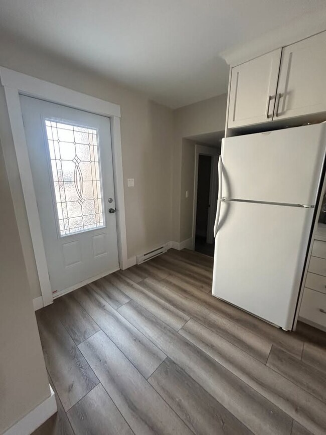 117 Elmwood Dr in Moncton, NB - Building Photo - Building Photo