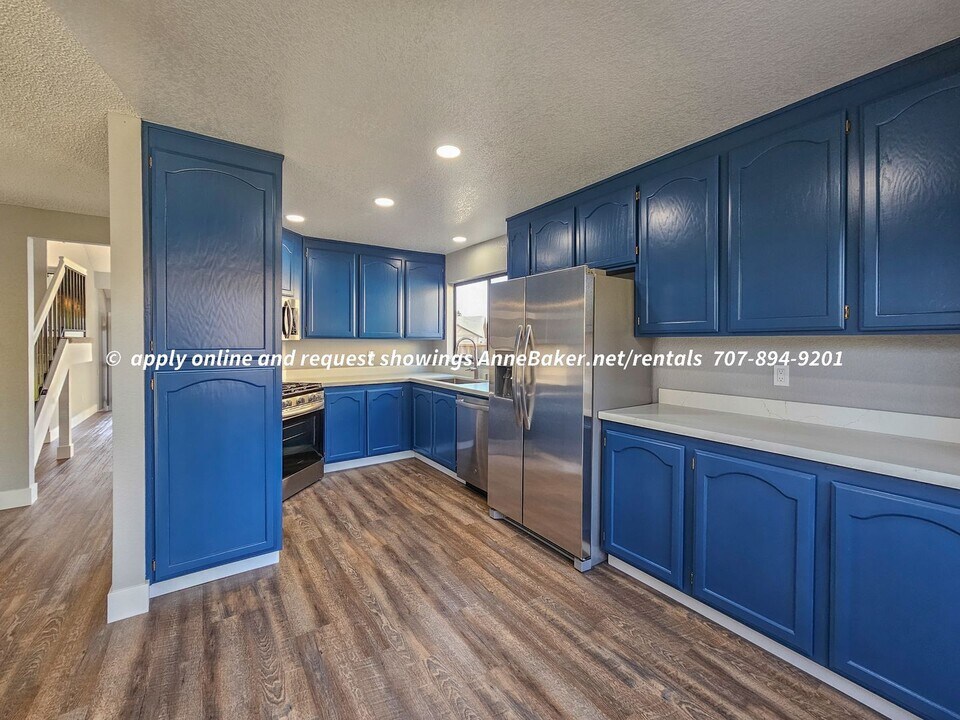 127 Melva Ct in Windsor, CA - Building Photo