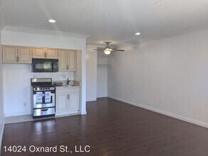 14024 Oxnard St in Los Angeles, CA - Building Photo - Building Photo