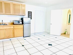 500 W Oakland Park Blvd in Wilton Manors, FL - Building Photo - Building Photo
