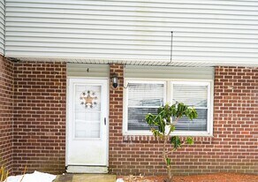 139 S Main St in Laconia, NH - Building Photo