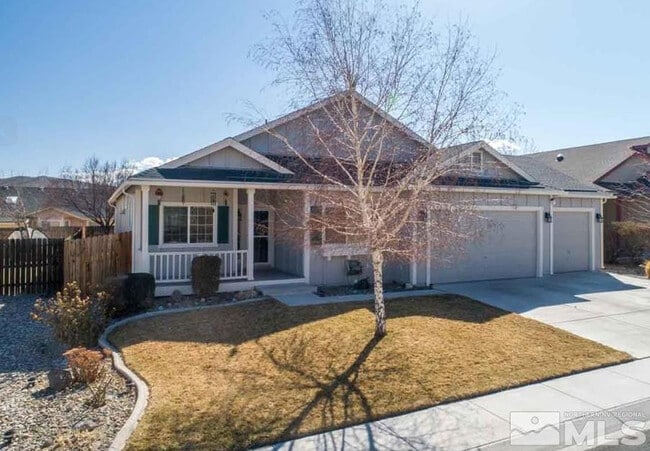 971 Iris Ln in Fernley, NV - Building Photo - Building Photo
