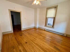 216 S Market St in Elizabethtown, PA - Building Photo - Building Photo