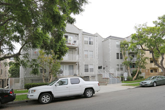 1866 Greenfield Ave in Los Angeles, CA - Building Photo - Building Photo