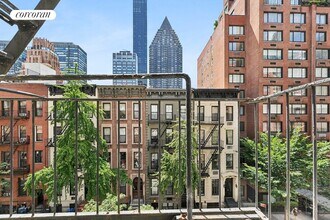 343 E 51st St in New York, NY - Building Photo - Building Photo