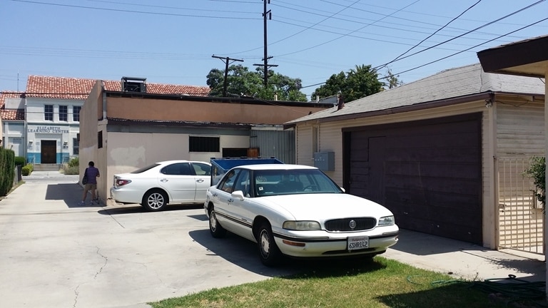 4742 Elizabeth St in Bell, CA - Foto de edificio