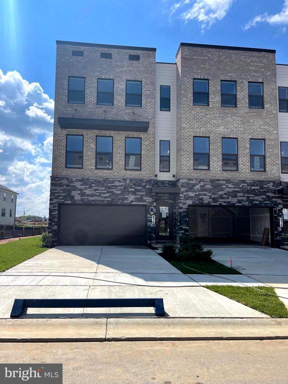 876 Amity St in Frederick, MD - Foto de edificio - Building Photo