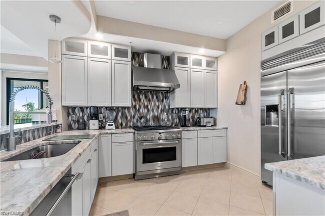 10733 Mirasol Dr-Unit -511 - A in Ft. Myers, FL - Building Photo - Building Photo