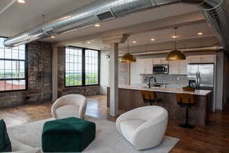 View 21 in Quincy, IL - Building Photo - Building Photo