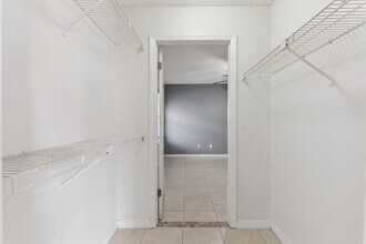 5112 Conroy Rd in Orlando, FL - Building Photo - Building Photo