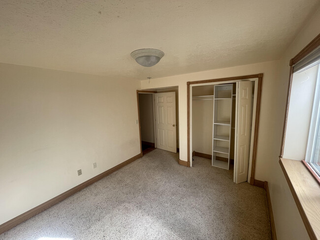 205 E 200 N, Unit Upstairs in Kaysville, UT - Building Photo - Building Photo