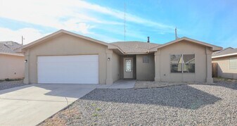 502 Coronado Drive in Alamogordo, NM - Building Photo