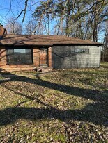 133 Hidden Cove in Teays Valley, WV - Building Photo