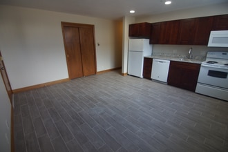 830 S 10th St, Unit 3 in Lincoln, NE - Building Photo - Building Photo