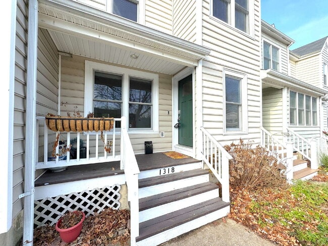 1318 Dewitt Ave in Alexandria, VA - Building Photo - Building Photo