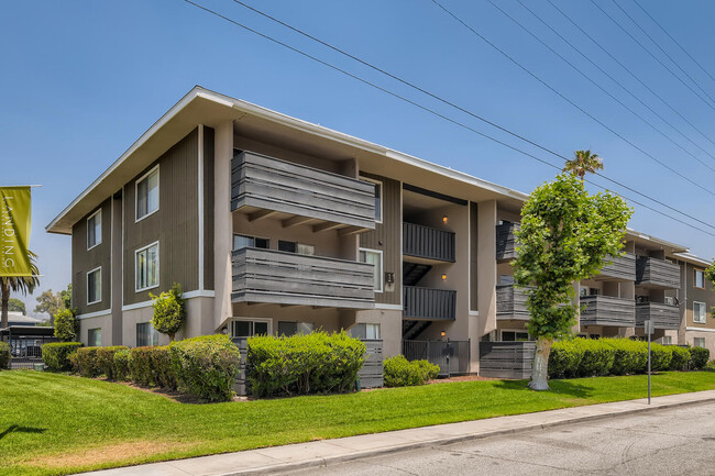 The Landing in San Bernardino, CA - Foto de edificio - Building Photo