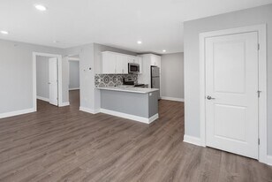 11 Town Hill St, Unit 2 in Quincy, MA - Building Photo
