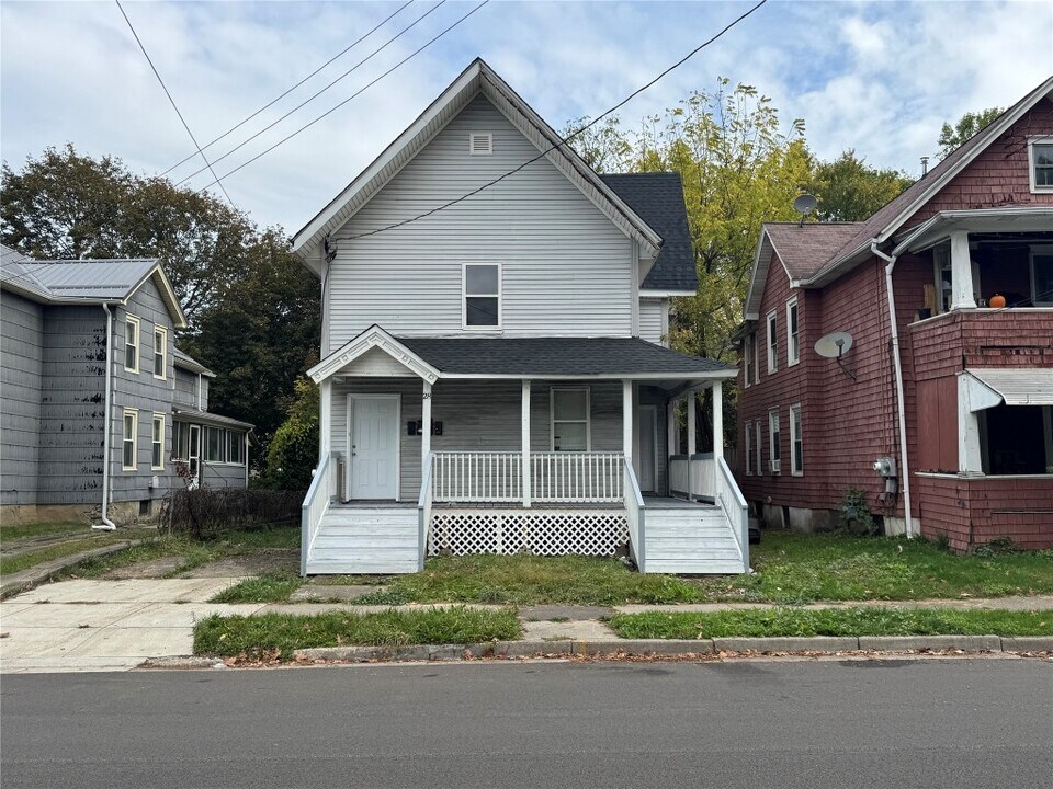 28 Lydia St in Binghamton, NY - Building Photo