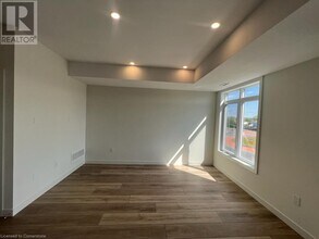 405 Myers Rd in Cambridge, ON - Building Photo - Building Photo