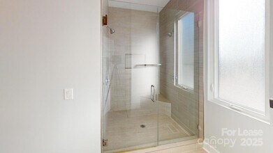 423 Coxe Ave in Charlotte, NC - Building Photo - Building Photo