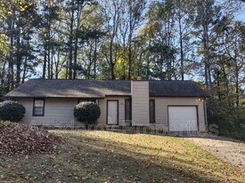 106 Richard Way in Stockbridge, GA - Building Photo