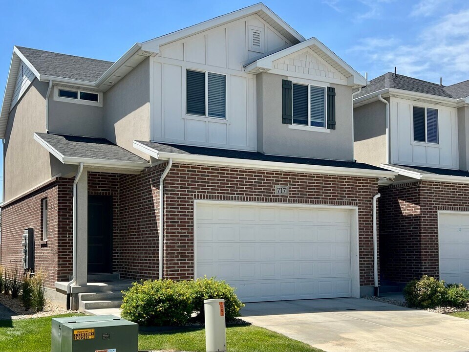 717 W 12260 S in Draper, UT - Building Photo