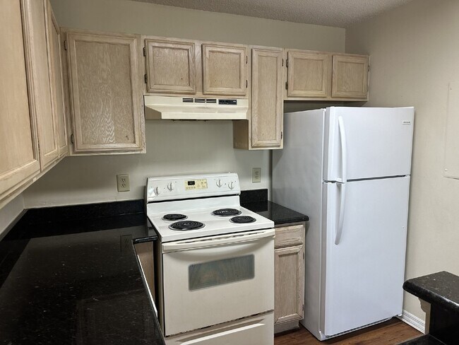 4021 Crockers Lake Blvd-Unit -1525 in Sarasota, FL - Foto de edificio - Building Photo