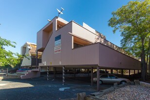 Princeton Hall Apartments in Albuquerque, NM - Building Photo
