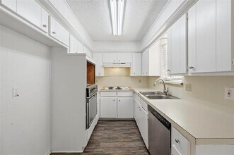 104 Mesa Dr in Glenn Heights, TX - Building Photo - Building Photo